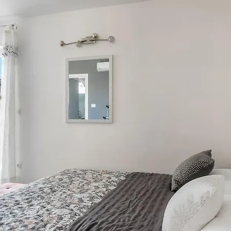 Old Town Oasis Apartment Hvar Town